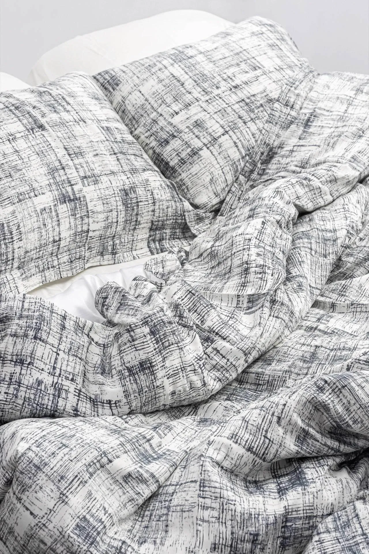 Abstract Line Drawing Print Duvet Set