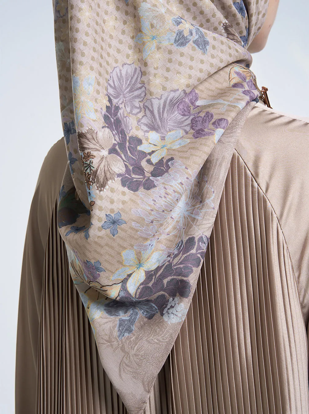 CEDARRA SIGNATURE SCARF CAMEL