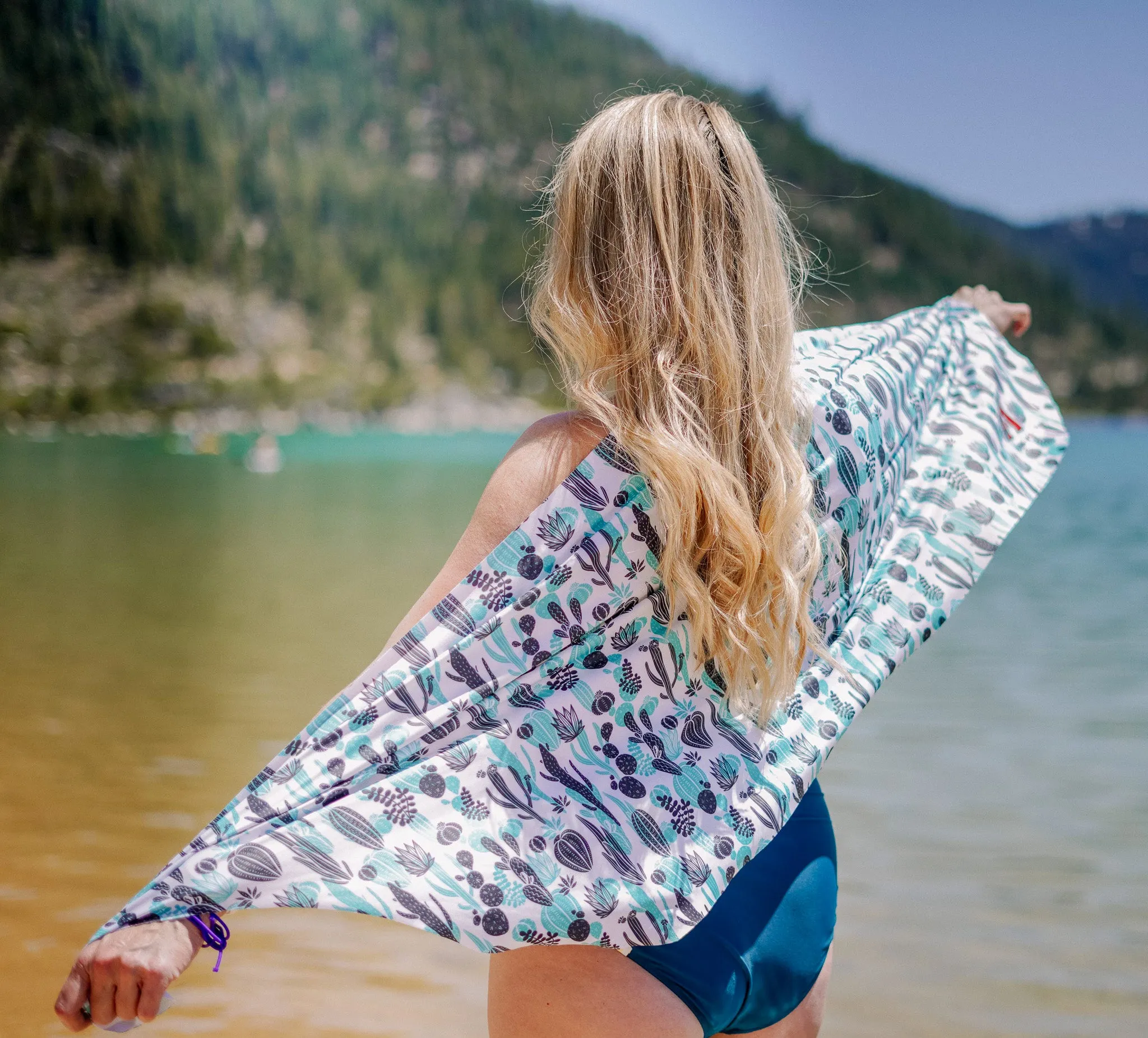 Cooling Sun Scarf: Classic Cactus