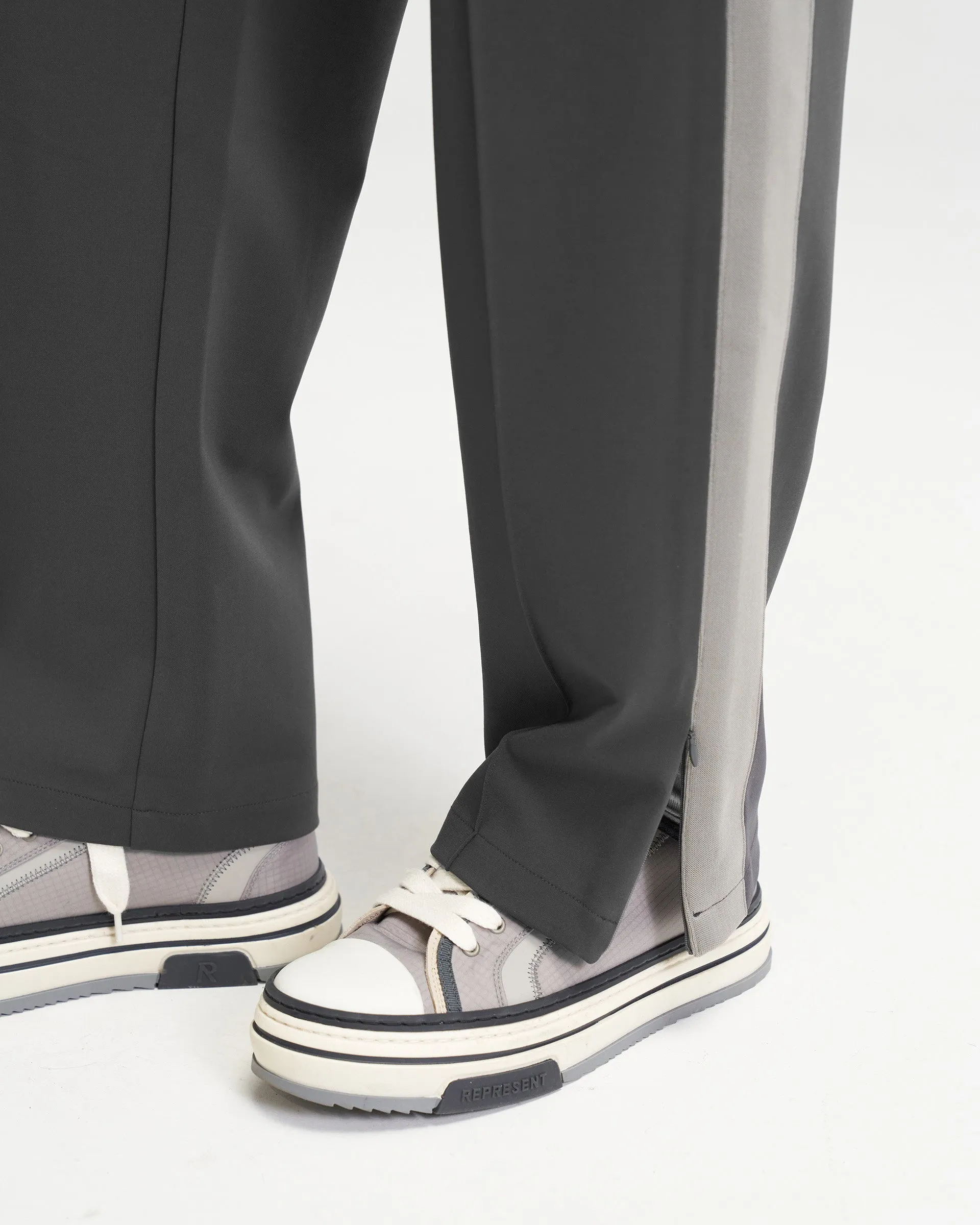 Initial Tracksuit Pant - Grey