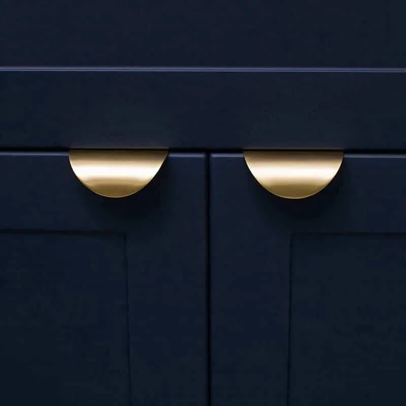 MIRTO / Curved Solid Brass Edge Pull