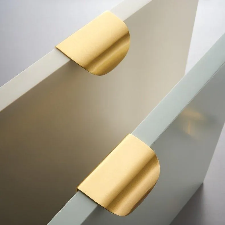 MIRTO / Curved Solid Brass Edge Pull