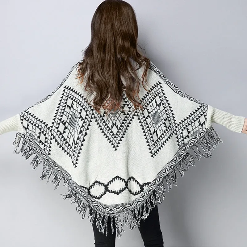 Shannon - Black or white poncho with diamonds