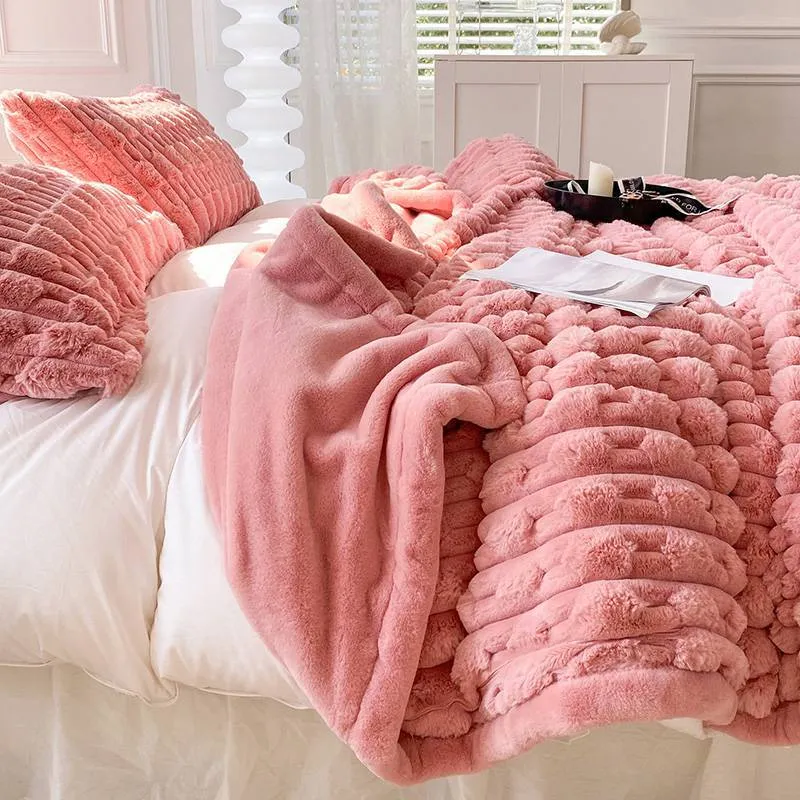 Winter Rabbit Plush Thickened Blanket